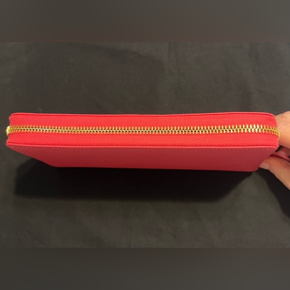 Prada Authentic Saffiano Leather Wallet - Picture 5 of 7